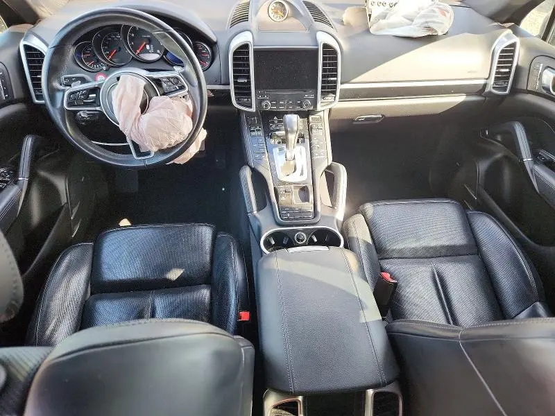 2017 PORSCHE CAYENNE   