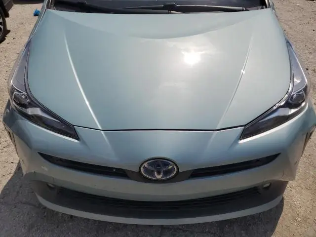 2021 TOYOTA PRIUS LE  