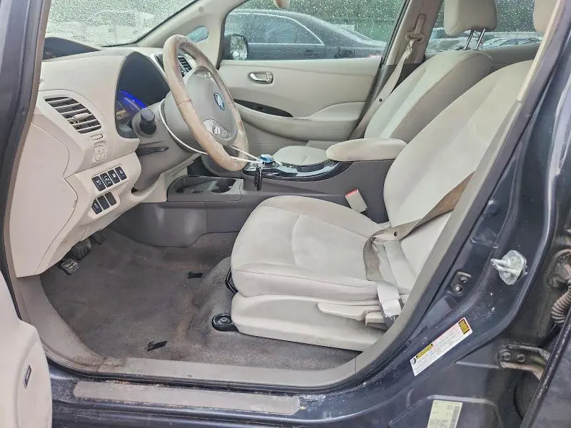 2013 NISSAN LEAF S  