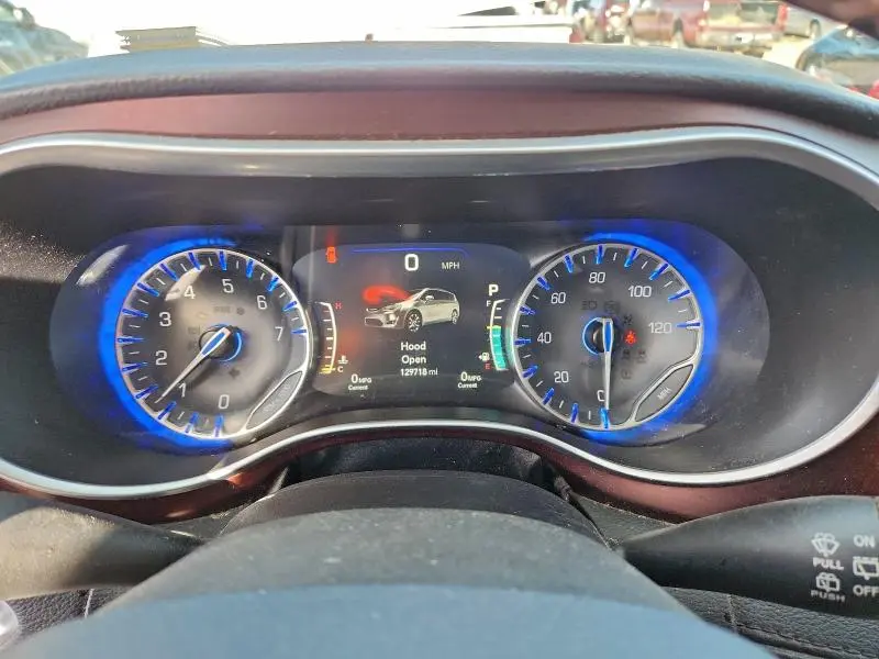 2017 CHRYSLER PACIFICA LIMITED  