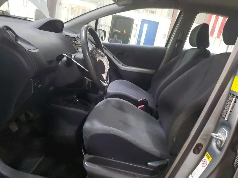 2010 TOYOTA YARIS BASE  