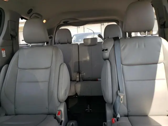 2015 TOYOTA SIENNA XLE  