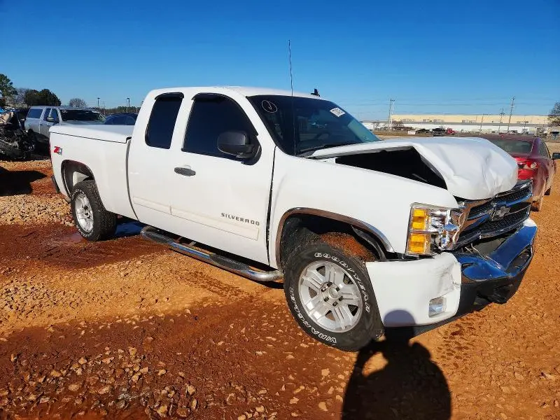2011 CHEVROLET SILVERADO K1500 LT  