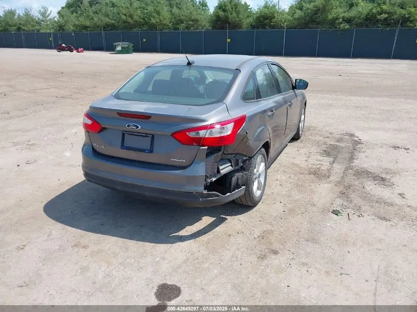 2013 FORD FOCUS SE
