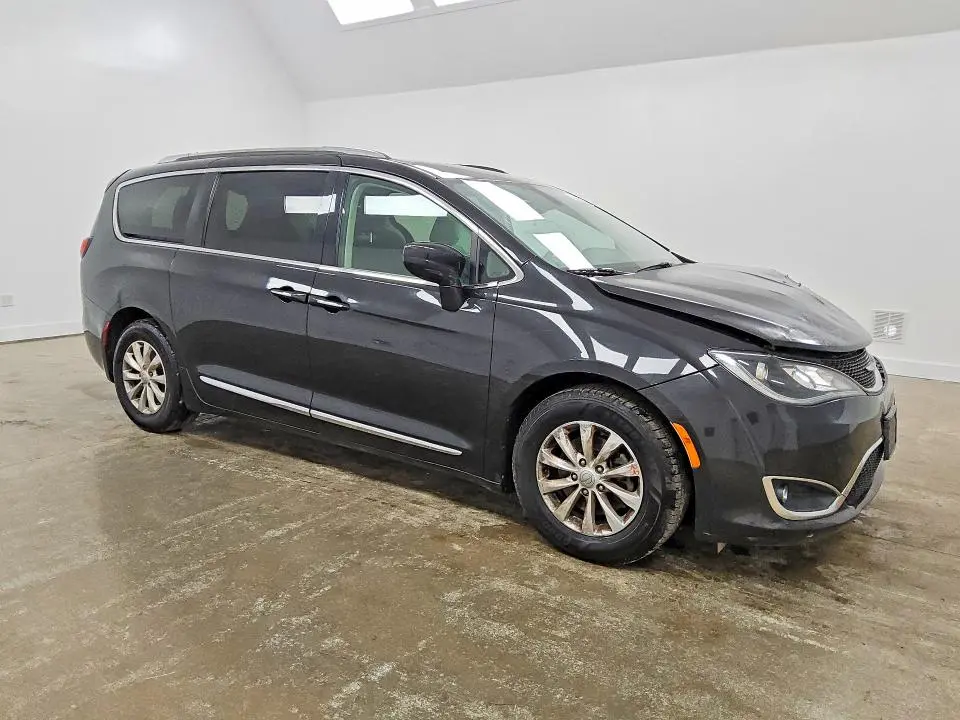 2019 CHRYSLER PACIFICA TOURING L  