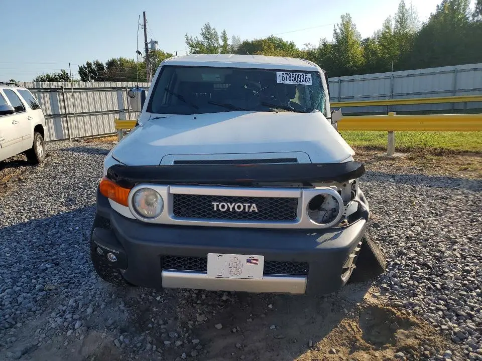 2013 TOYOTA FJ CRUISER BASE  