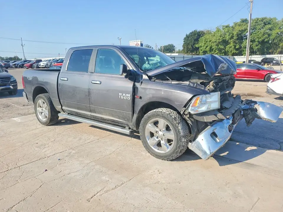 2018 RAM 1500 SLT  