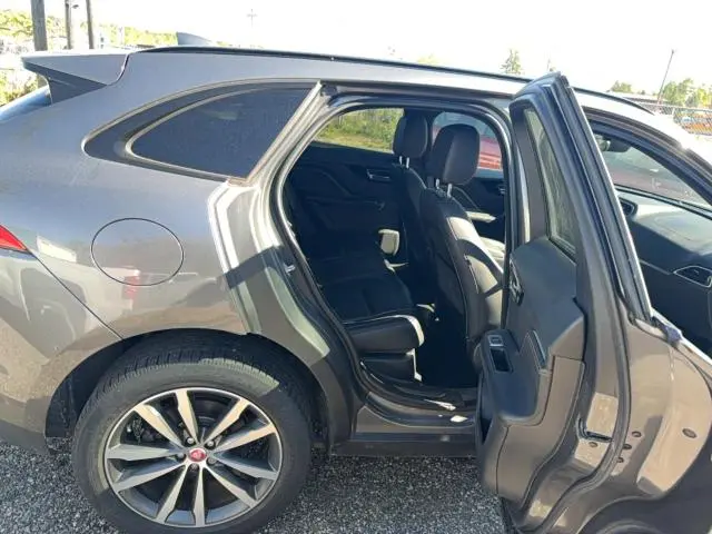 2019 JAGUAR F-PACE PRESTIGE  