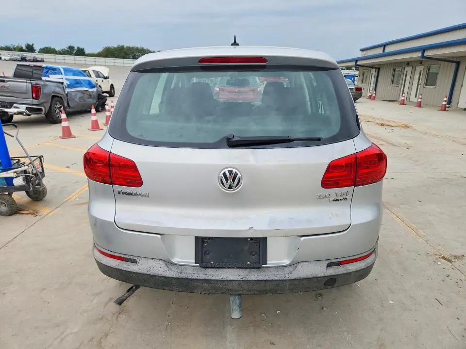 2013 VOLKSWAGEN TIGUAN S  
