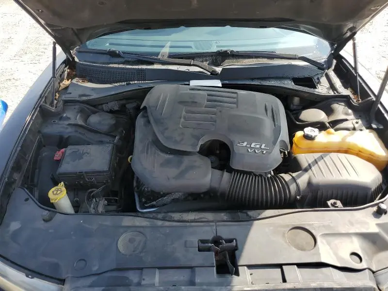 2013 DODGE CHARGER SE  