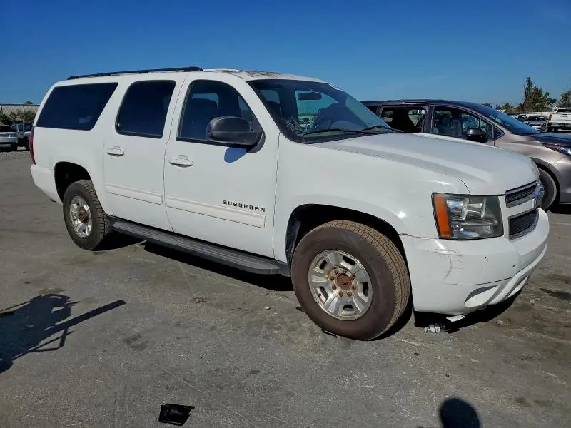 2011 CHEVROLET SUBURBAN K2500 LS  