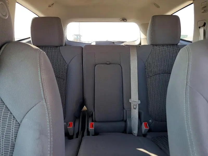 2016 CHEVROLET TRAVERSE LS  