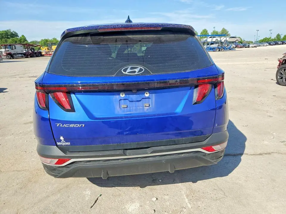 2022 HYUNDAI TUCSON SE  