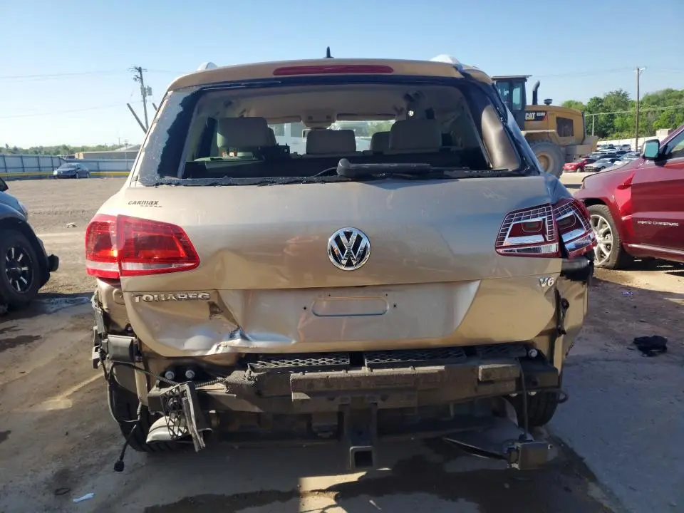 2016 VOLKSWAGEN TOUAREG SPORT  