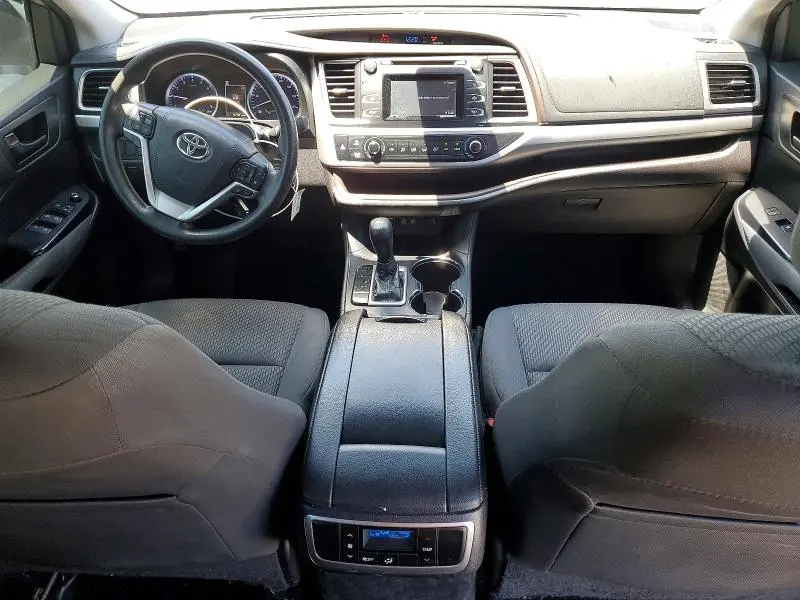 2018 TOYOTA HIGHLANDER LE  