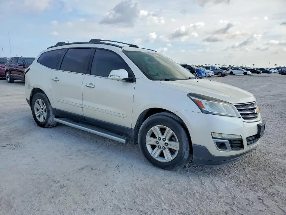 2014 CHEVROLET TRAVERSE LT  