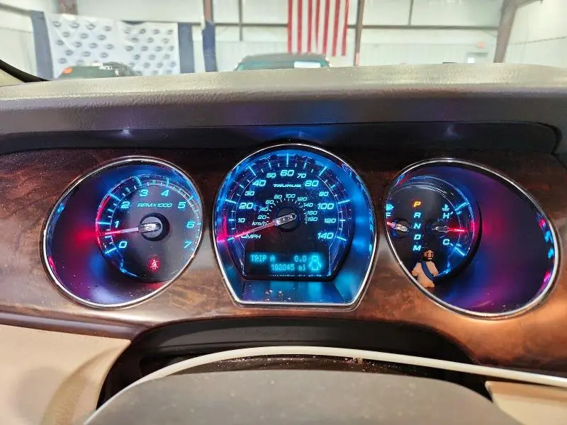 2010 FORD TAURUS SEL  