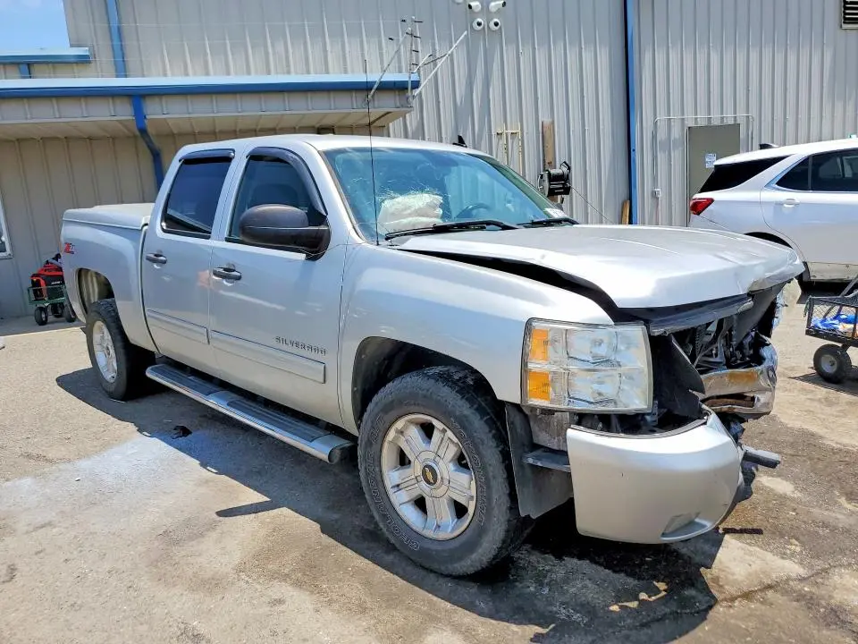 2011 CHEVROLET SILVERADO C1500 LT  