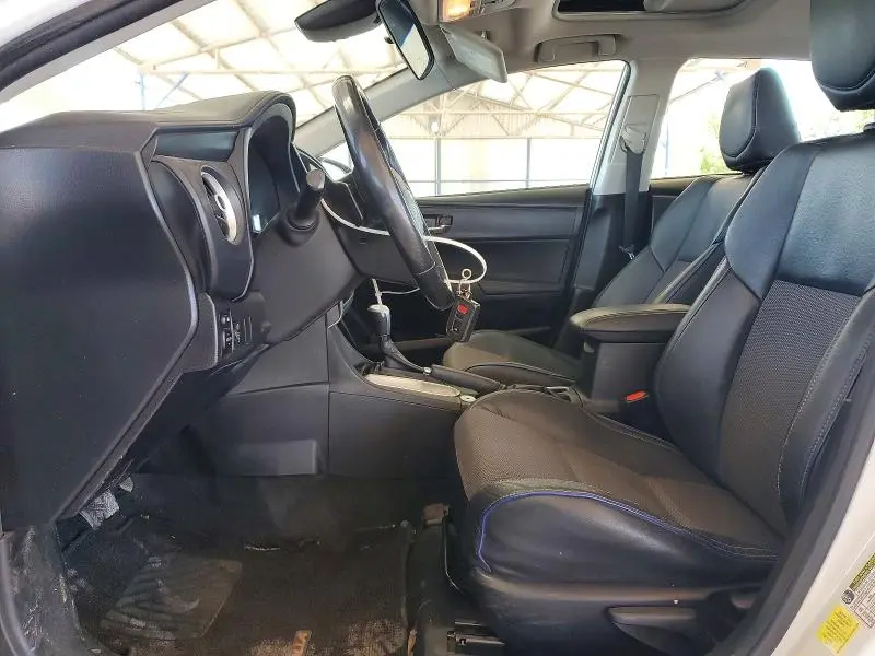 2018 TOYOTA COROLLA SE  