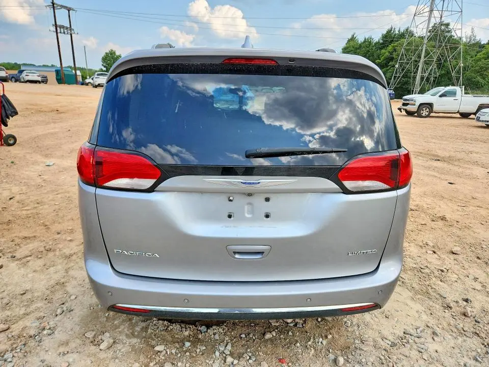 2018 CHRYSLER PACIFICA LIMITED  