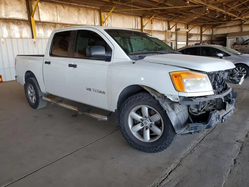 2014 NISSAN TITAN S  