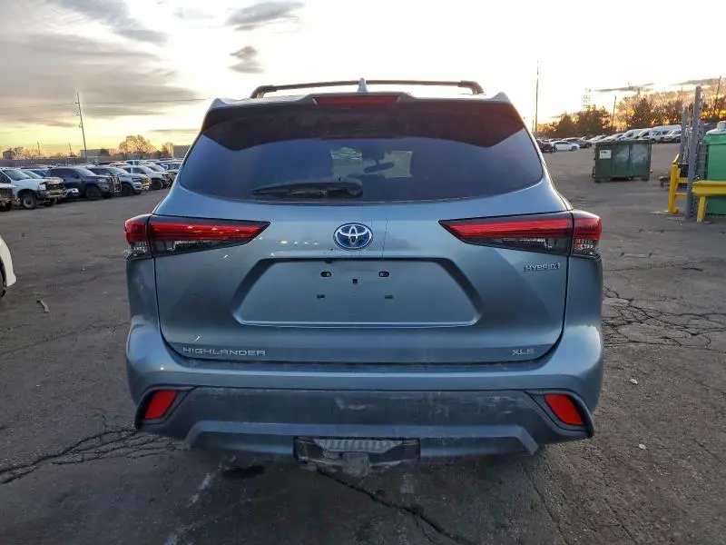 2021 TOYOTA HIGHLANDER HYBRID XLE  