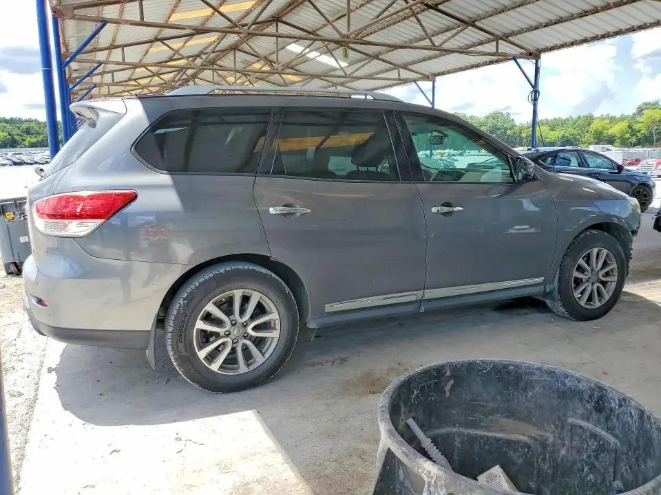 2016 NISSAN PATHFINDER SL  