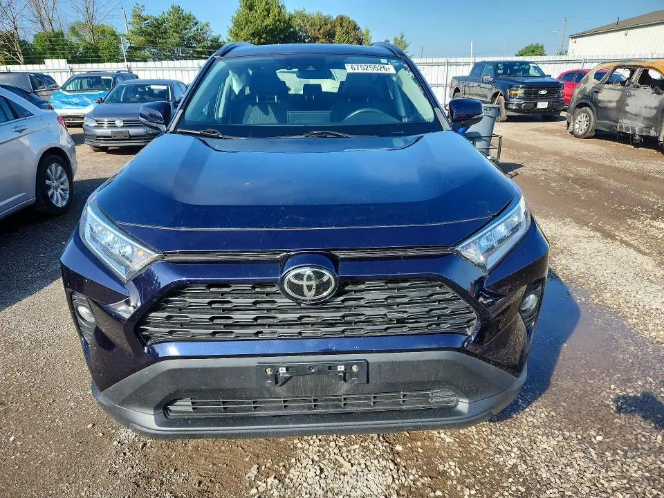 2019 TOYOTA RAV4 XLE  
