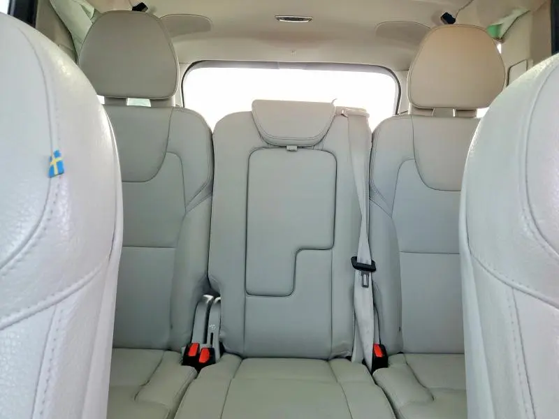 2020 VOLVO XC90 T5 MOMENTUM  