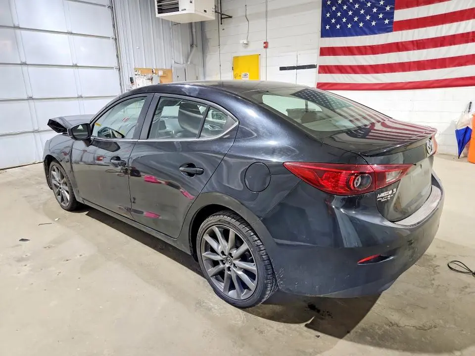 2018 MAZDA 3 TOURING  