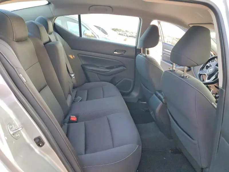 2021 NISSAN ALTIMA SV  