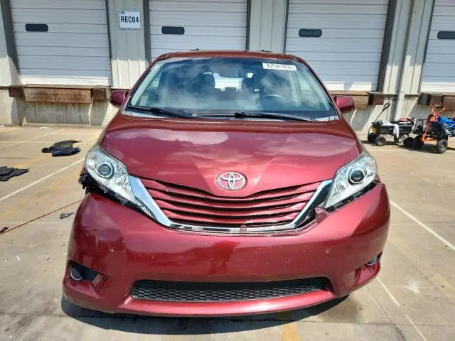 2015 TOYOTA SIENNA LE  