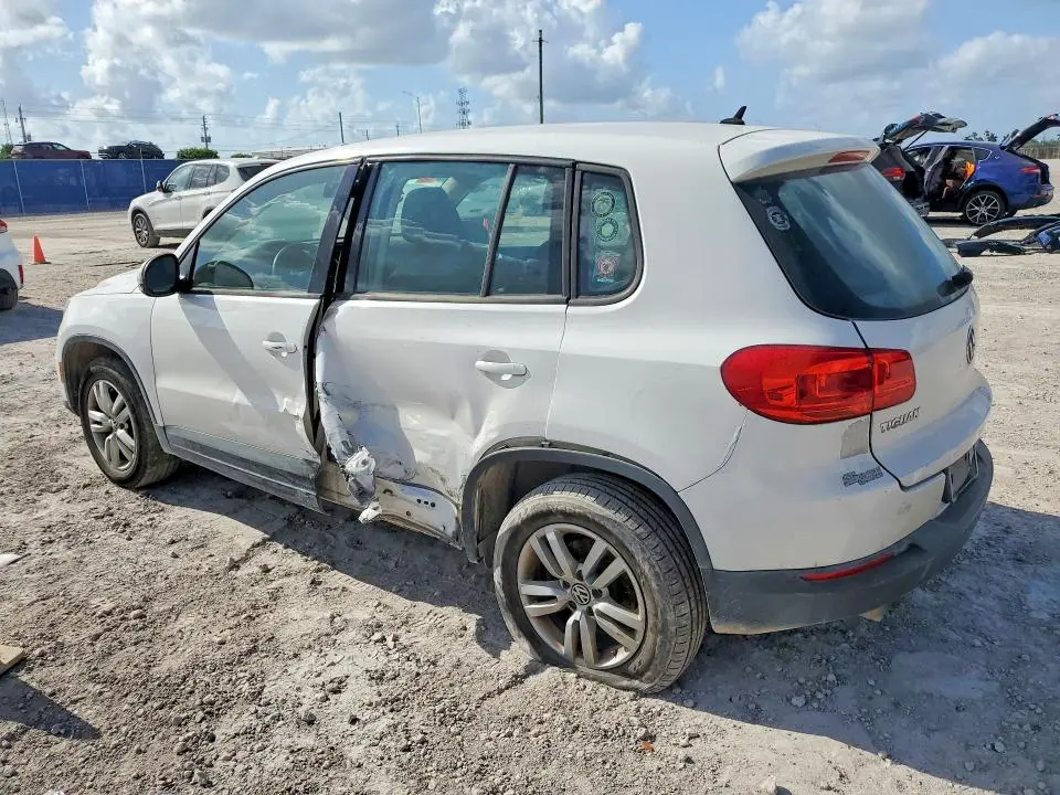 2014 VOLKSWAGEN TIGUAN S  