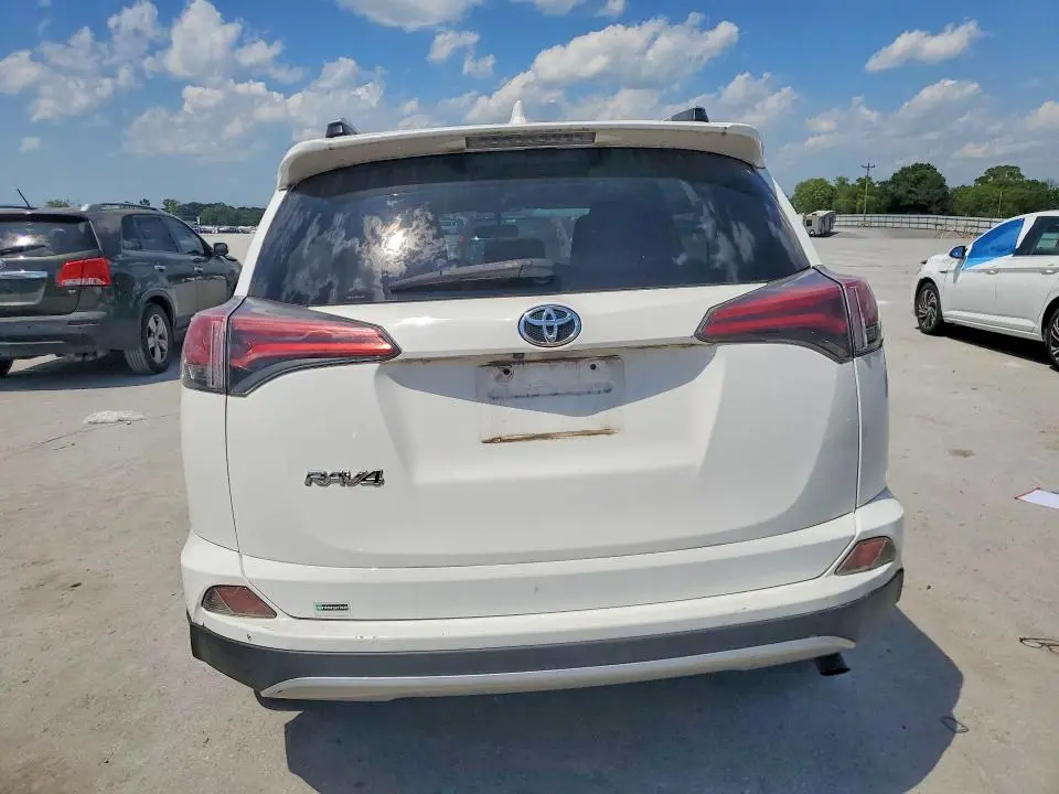 2016 TOYOTA RAV4 XLE  