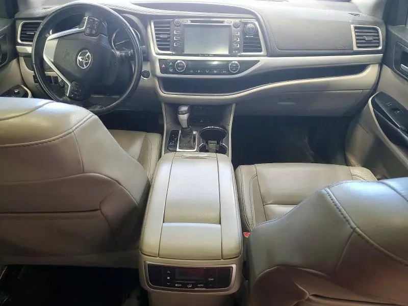 2017 TOYOTA HIGHLANDER XLE  