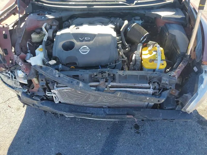 2010 NISSAN MAXIMA S  