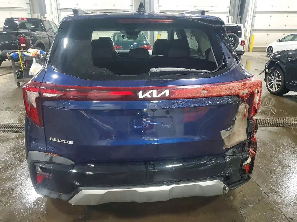 2024 KIA SELTOS EX  