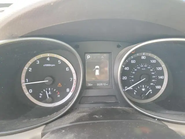 2018 HYUNDAI SANTA FE SE  