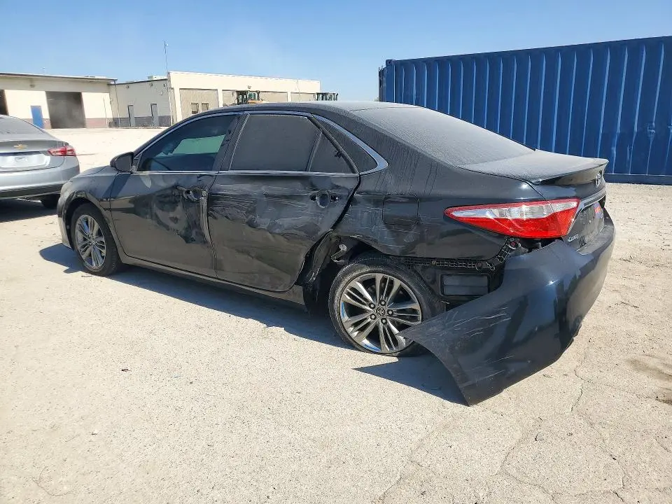 2015 TOYOTA CAMRY SE  