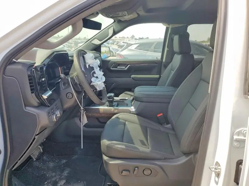 2026 GMC SIERRA K1500 SLT  