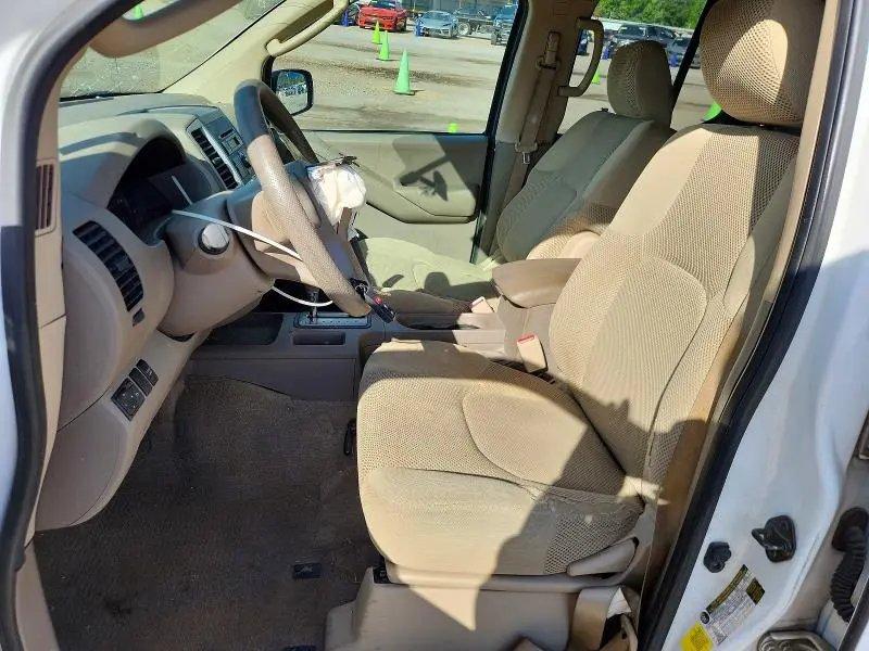 2010 NISSAN FRONTIER SE V6  