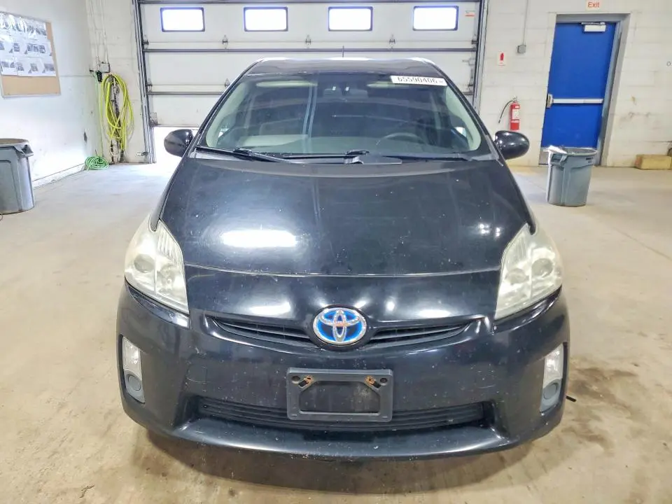 2010 TOYOTA PRIUS III  