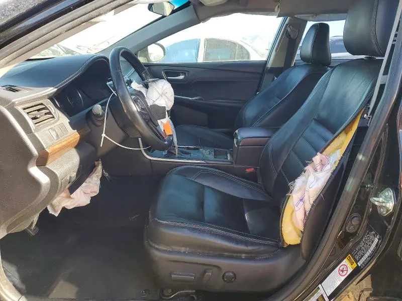 2016 TOYOTA CAMRY XLE  