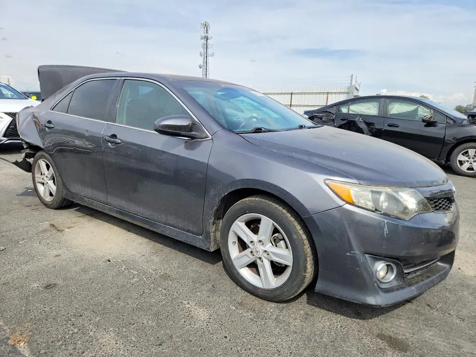 2012 TOYOTA CAMRY SE  