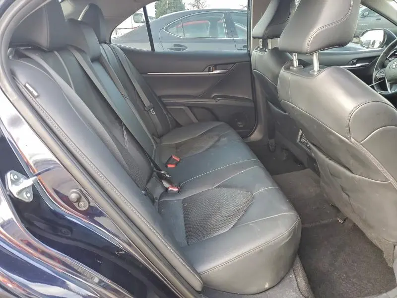 2022 TOYOTA CAMRY XLE  