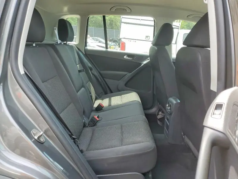 2012 VOLKSWAGEN TIGUAN S  