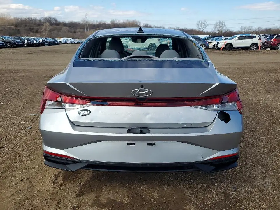 2021 HYUNDAI ELANTRA SE  