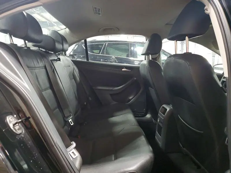 2012 VOLKSWAGEN JETTA SE  