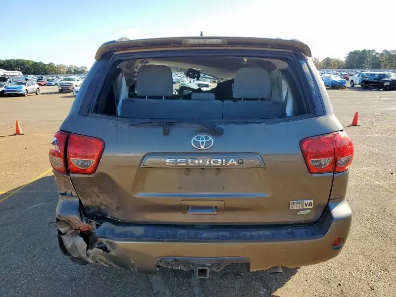 2016 TOYOTA SEQUOIA SR5  