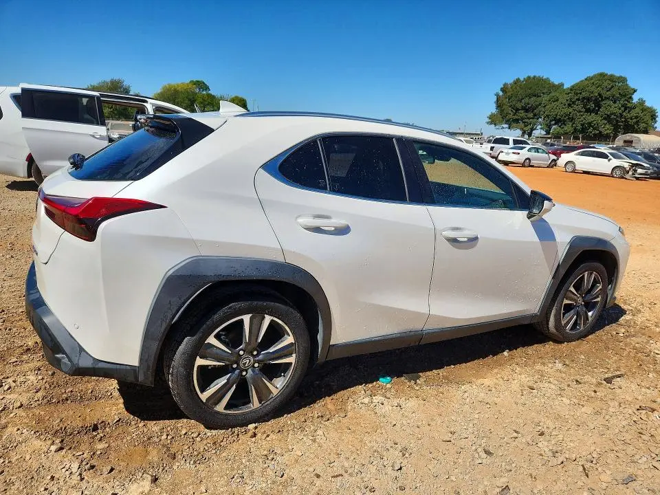 2022 LEXUS UX 200 BASE  